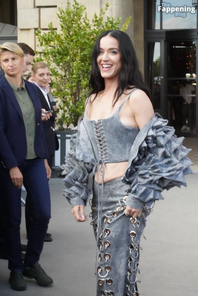 Braless Katy Perry Leaves Crillon Hotel For Dinner in Paris (120 Photos) - #24