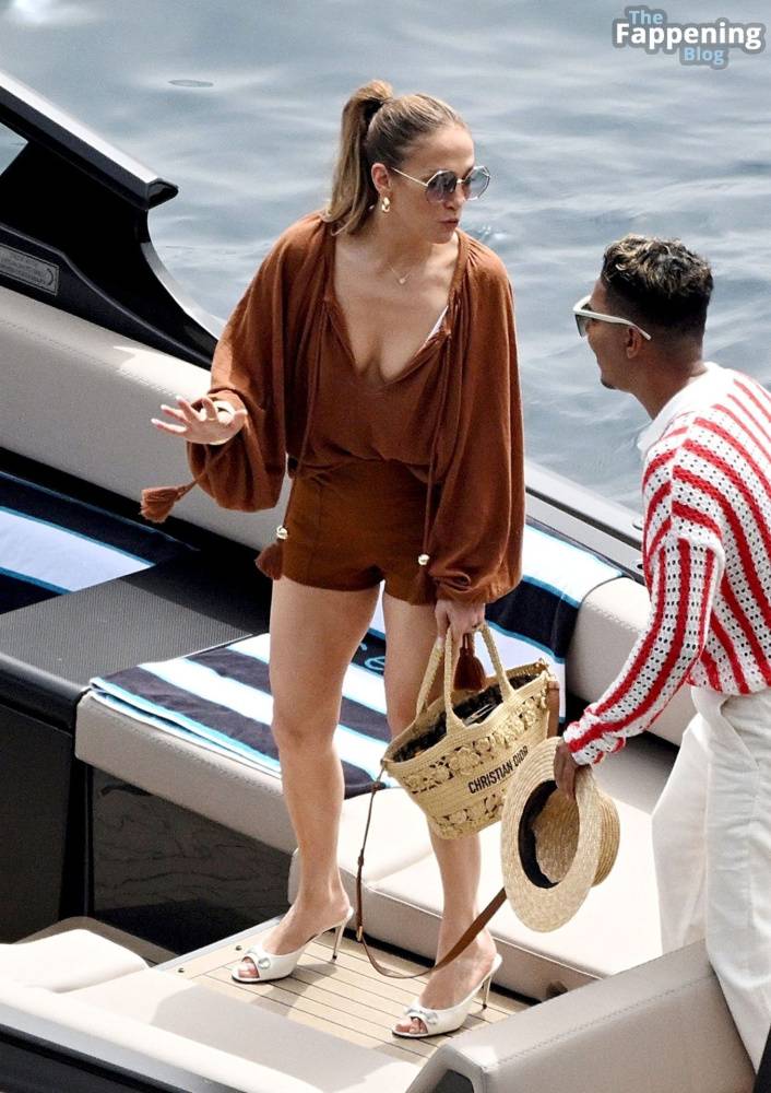 Jennifer Lopez Shows Off Her Curves in Italy (75 Photos) - #15