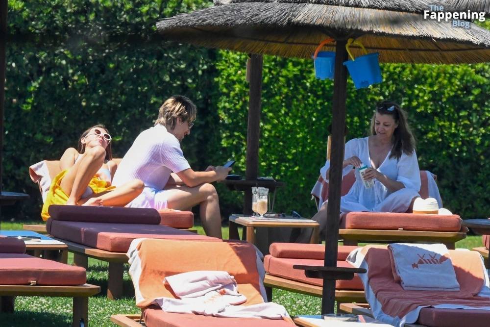 Millie Bobby Brown Enjoys Her Honeymoon in Sardinia (67 Photos) - #15