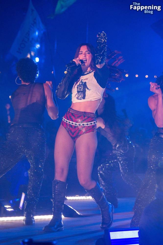 Dua Lipa Stuns on Stage at Glastonbury (35 Photos) - #9