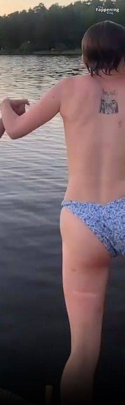 Maisie Williams Nude & Sexy (19 Pics + Video) - #13