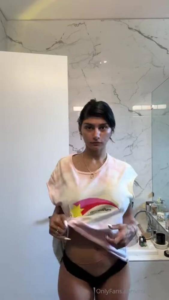 Mia Khalifa Nude Bathroom OnlyFans Livestream Leaked - #16