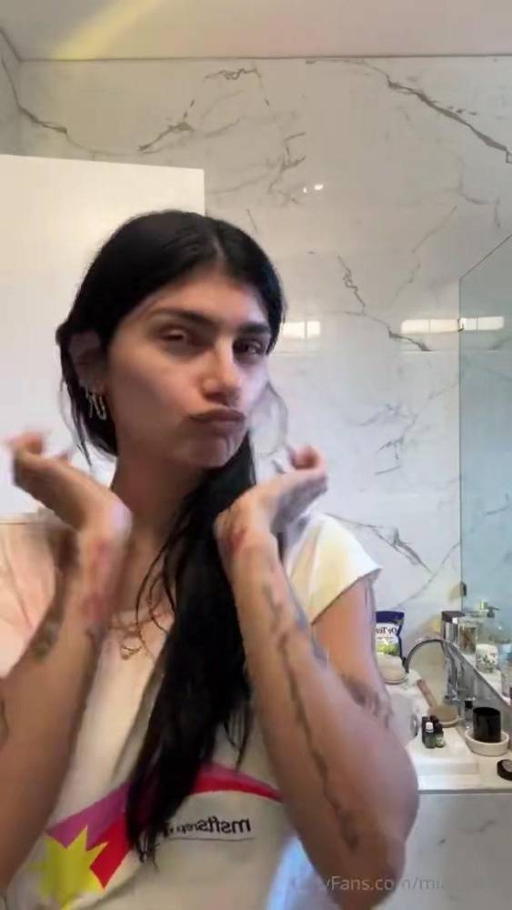 Mia Khalifa Nude Bathroom OnlyFans Livestream Leaked - #10