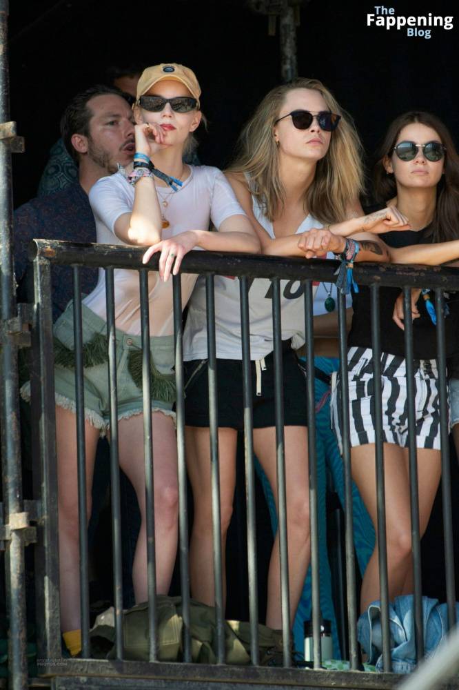 Anya Taylor-Joy Stuns in a Wet T-Shirt at Glastonbury Festival (27 Photos) - #9