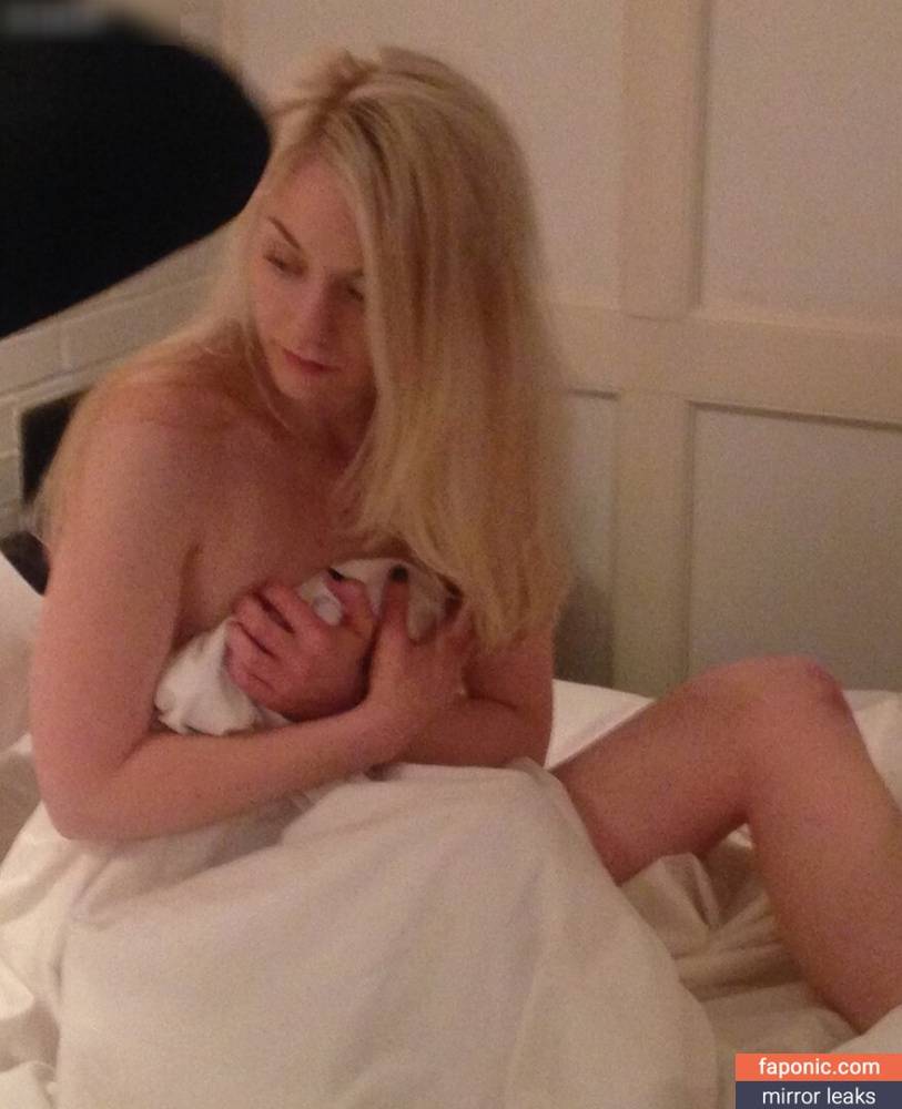 Emily Kinney aka emmykinney Nude Leaks - #3