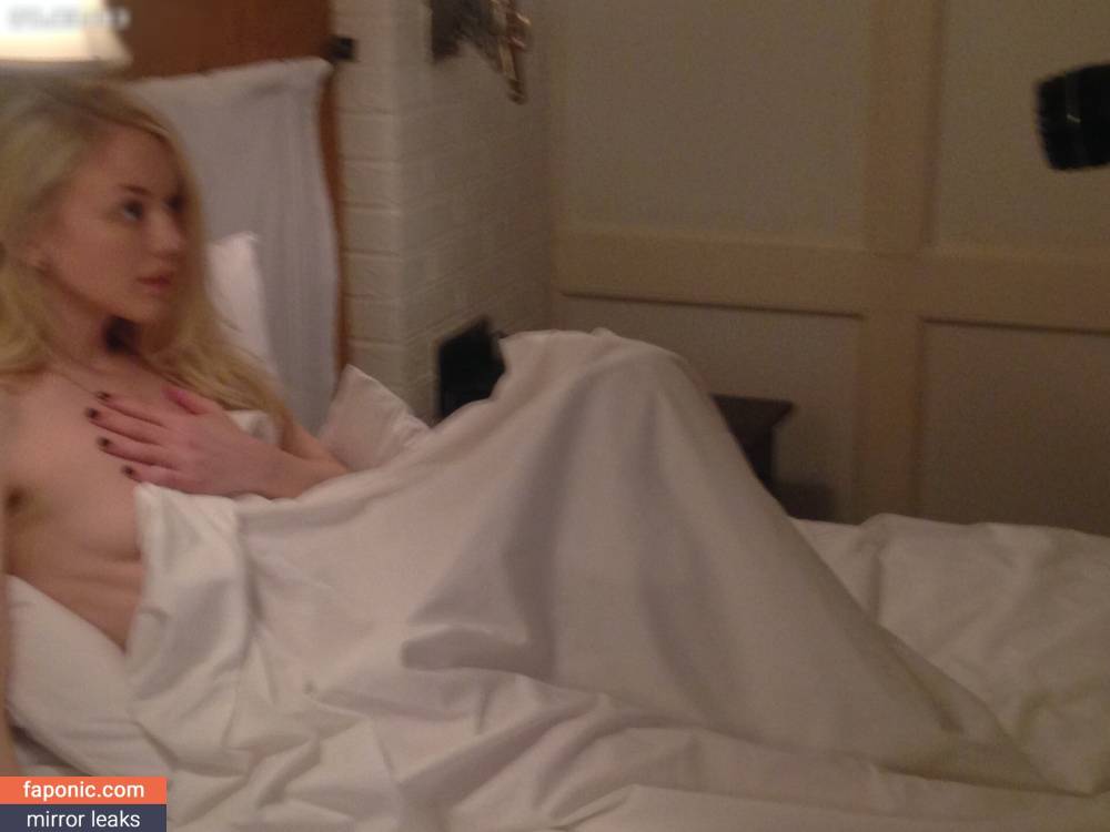 Emily Kinney aka emmykinney Nude Leaks - #18