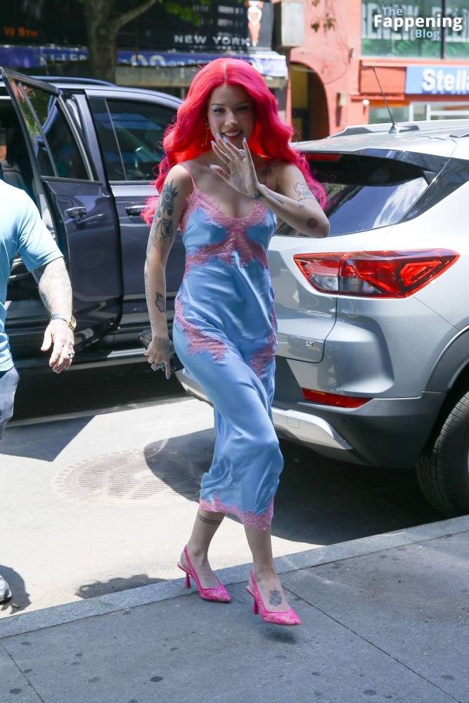 Halsey Heads to a Recording Studio in NYC (20 Photos) - #11