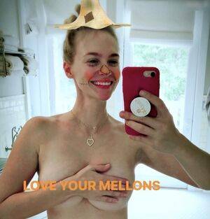 January Jones / januaryjones Nude Leaks - #12