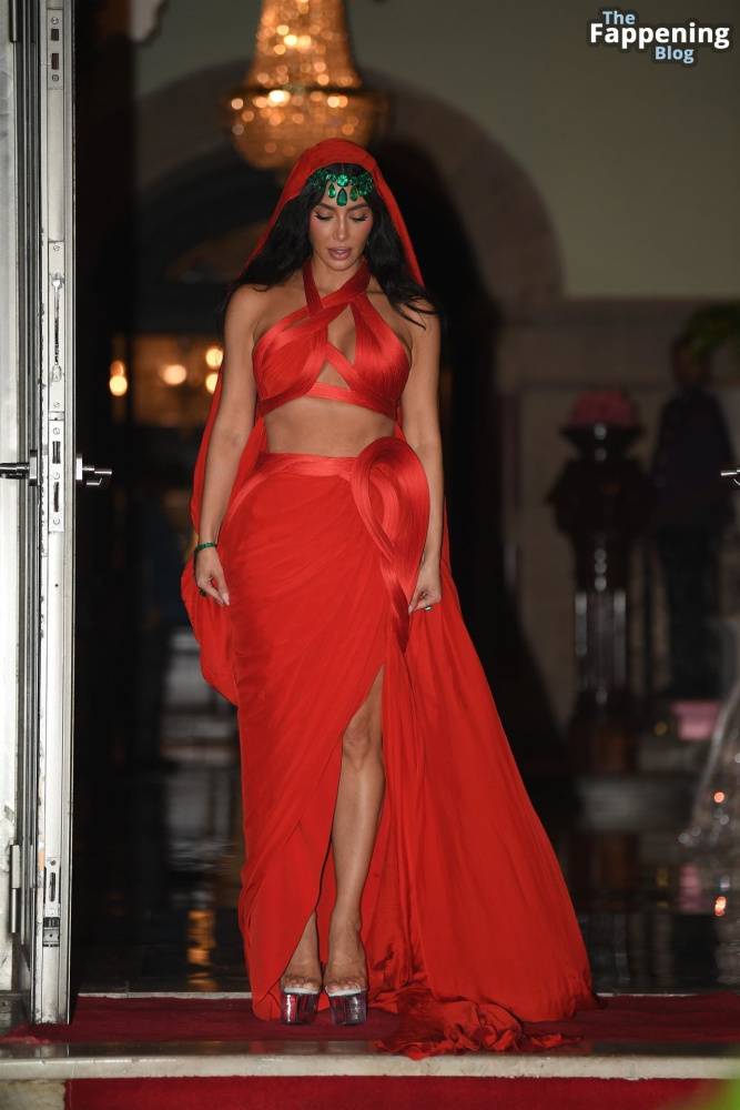 Kim Kardashian Stuns in a Red Dress in Mumbai (33 Photos) - #30