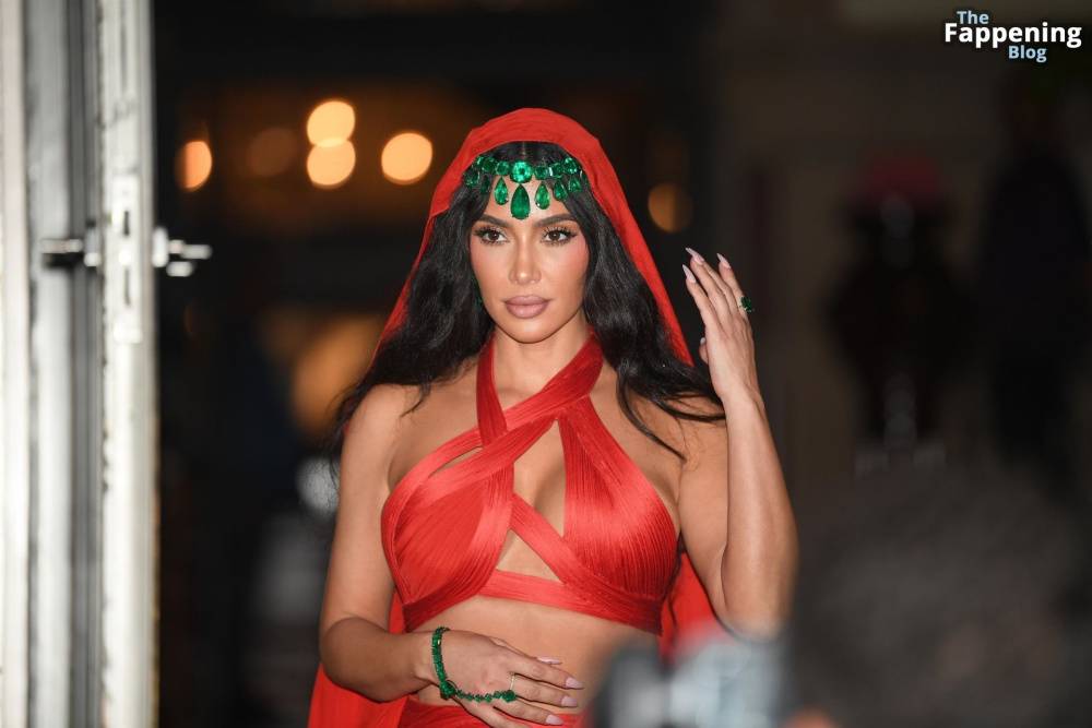 Kim Kardashian Stuns in a Red Dress in Mumbai (33 Photos) - #20