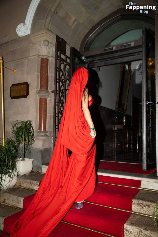 Kim Kardashian Stuns in a Red Dress in Mumbai (33 Photos) - #9