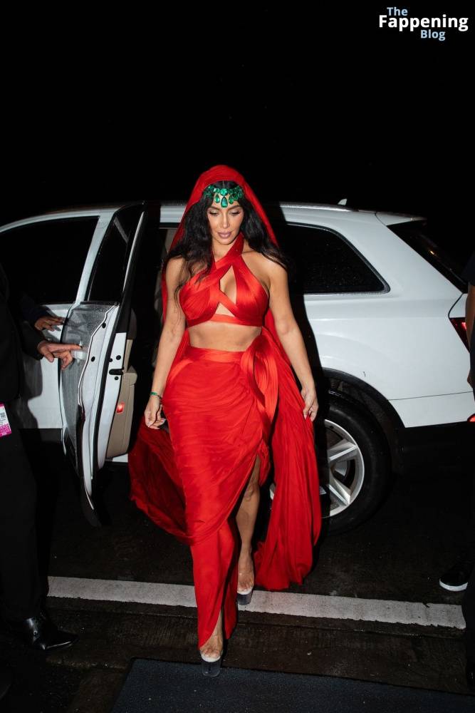 Kim Kardashian Stuns in a Red Dress in Mumbai (33 Photos) - #13