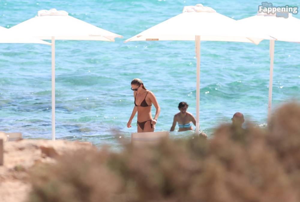 Lila Grace Moss Flaunts Her Sexy Slender Figure in Formentera (65 Photos) - #18