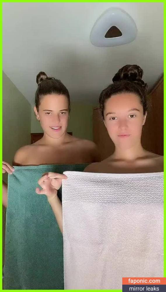 Veronica & Olivia aka olivia.veronica.corr aka veroliv3 Nude Leaks OnlyFans - #17