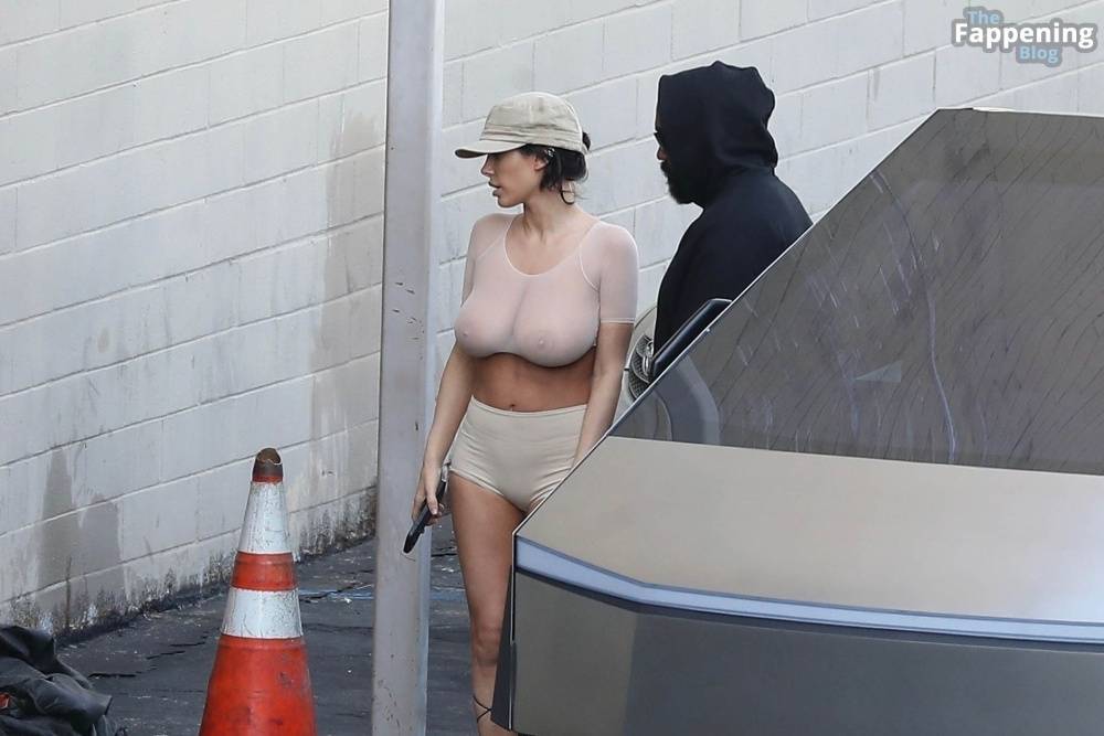 Bianca Censori Shows Off Her Nude Boobs in LA (78 Photos) - #12