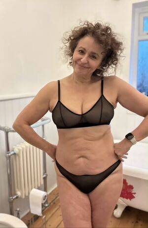 Nadia Sawalha / nadiasawalha Nude Leaks - Fapello - #18