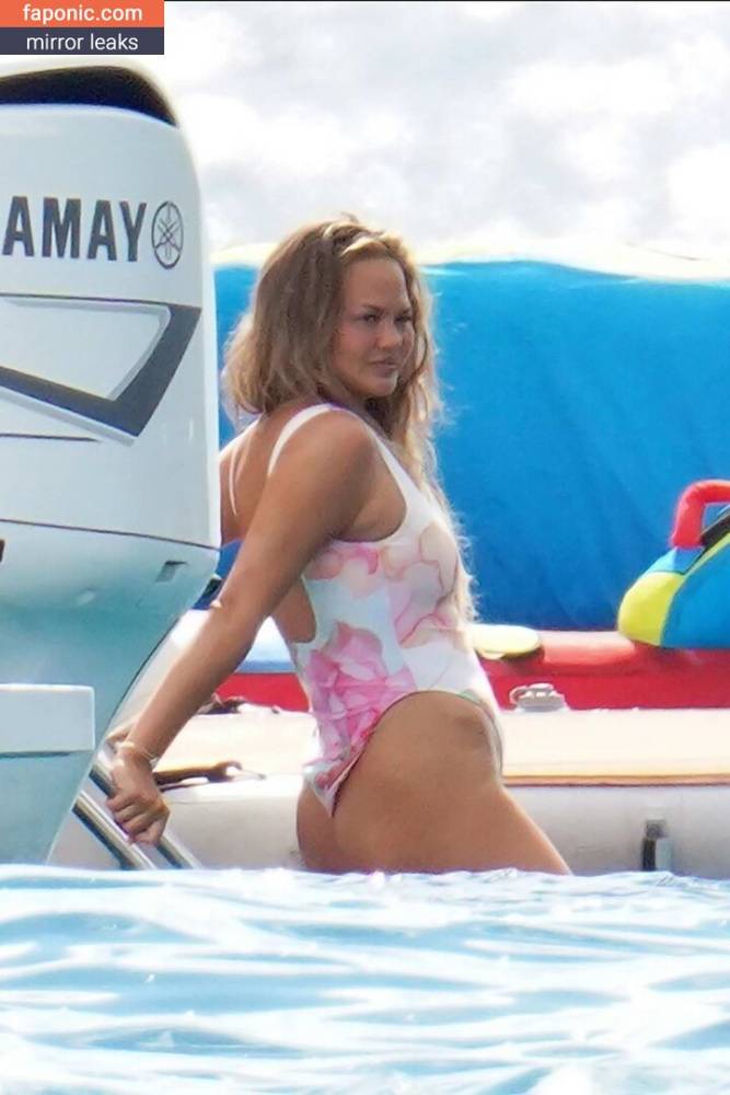 Chrissy Teigen aka ChrissyTeigen Nude Leaks - #3