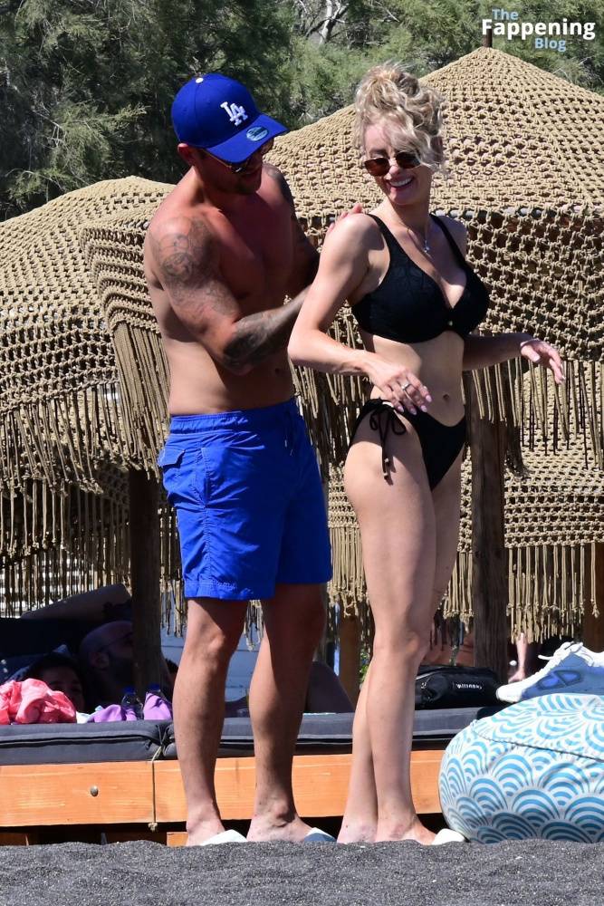 Katie McGlynn Stuns in a Black Bikini as She Hits the Beach in Santorini (29 Photos) - #7