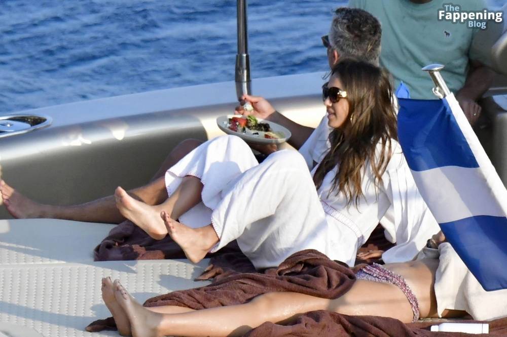 Jessica Alba Enjoys Her Family Vacation in Mykonos (68 Photos) - #12