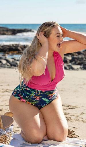 Iskra Lawrence / iskra Nude Leaks - Fapello - #11