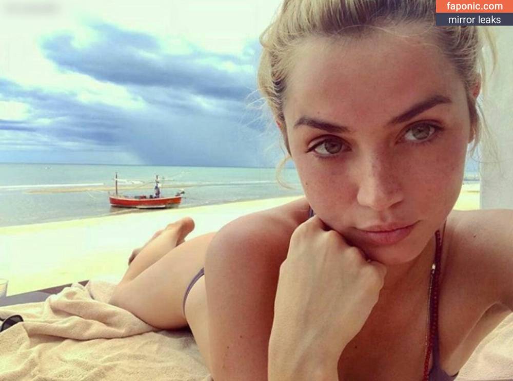 Ana De Armas aka ana_d_armas aka anadearmas aka anadearmasdaily Nude Leaks OnlyFans - #9