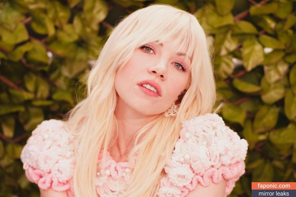 Carly Rae Jepsen aka carlyraejepsen Nude Leaks - #2