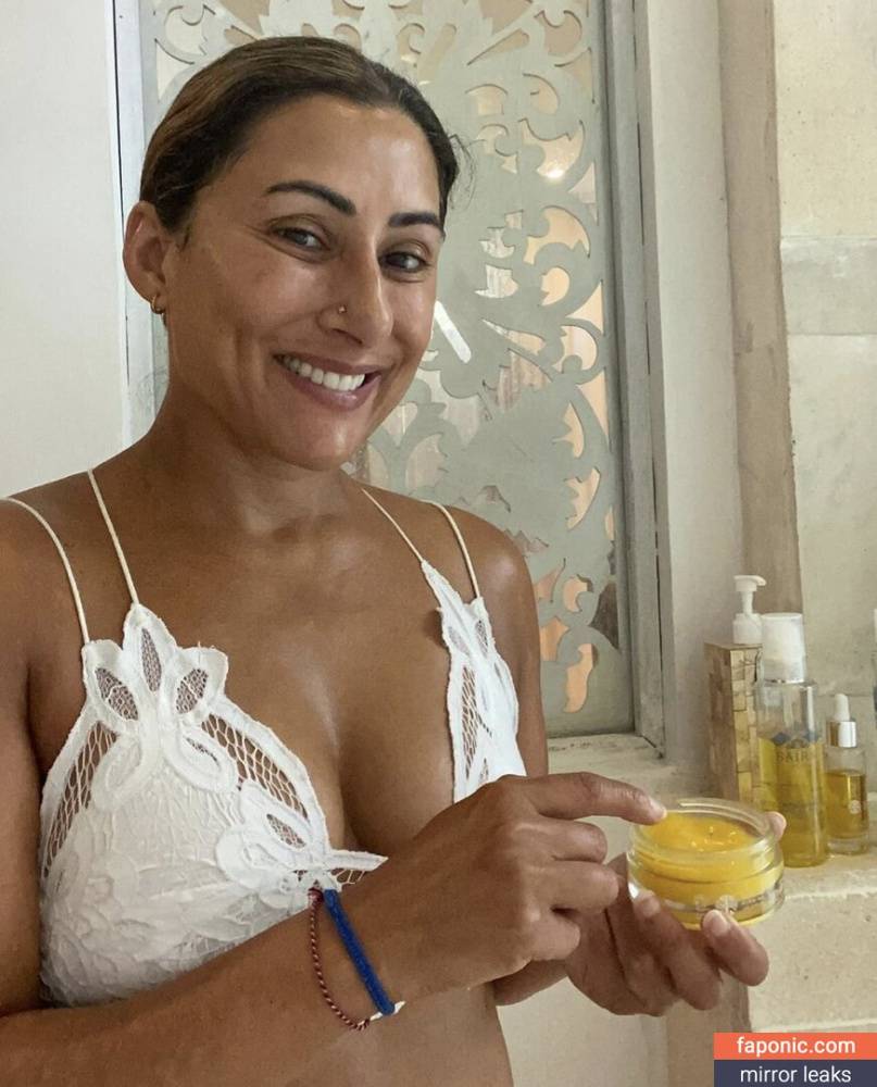 Saira Khan aka iamsairakhan aka sairasbum Nude Leaks - #17