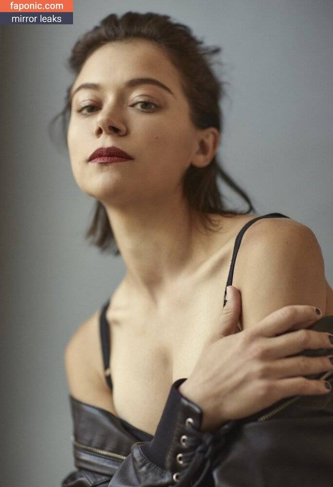 Tatiana Maslany aka tatianamaslany Nude Leaks - #10