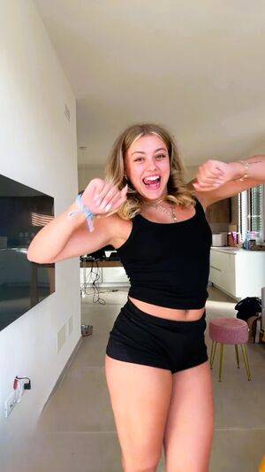 Emma Malewski / emma_malewski Nude Leaks - Fapello - #19