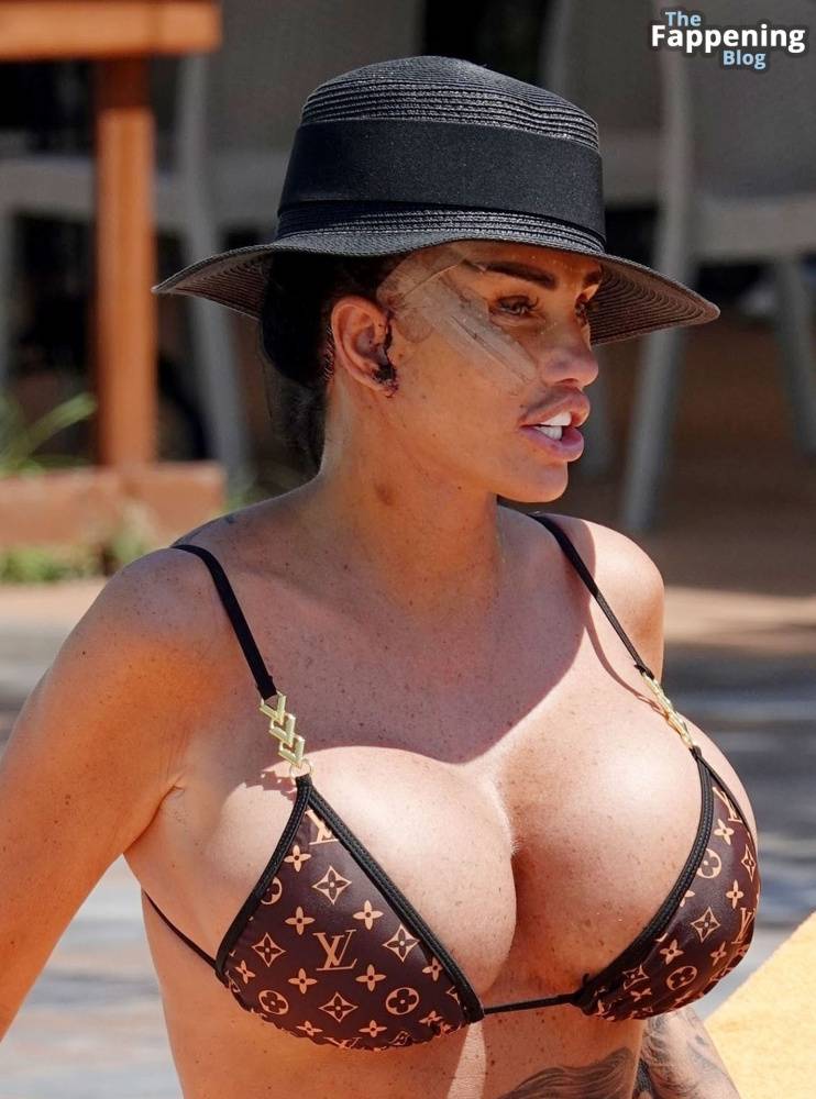 Katie Price Rocks in Her Skimpy Little Louis Vuitton Bikini Out in Turkey (63 Photos) - #20