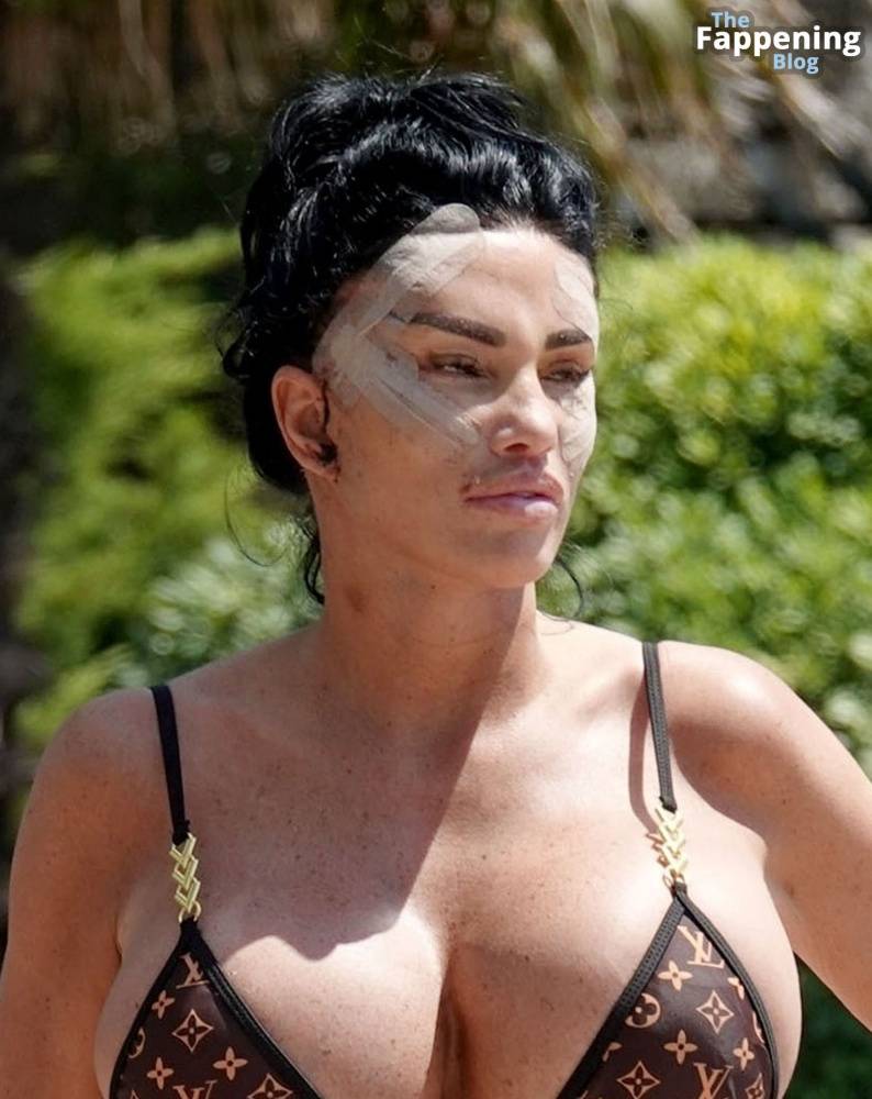 Katie Price Rocks in Her Skimpy Little Louis Vuitton Bikini Out in Turkey (63 Photos) - #12