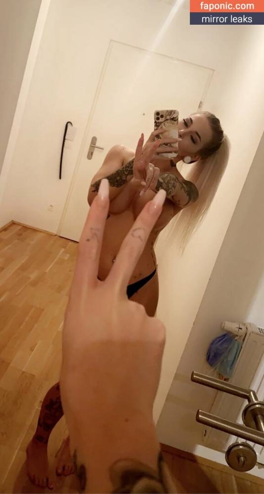 LaylasLife aka laylaslife_official Nude Leaks OnlyFans - #17