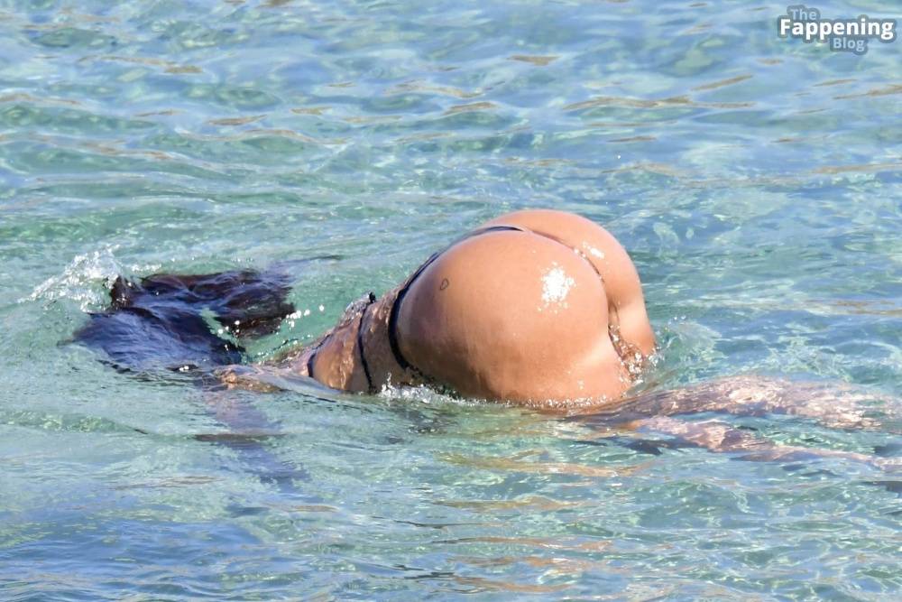 Anitta Enjoys the Hot Summer Sun as She Raised a Few Temperatures Out in Mykonos Island (69 Photos) - #10