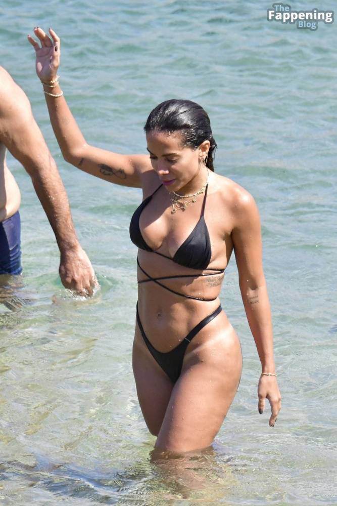 Anitta Enjoys the Hot Summer Sun as She Raised a Few Temperatures Out in Mykonos Island (69 Photos) - #13