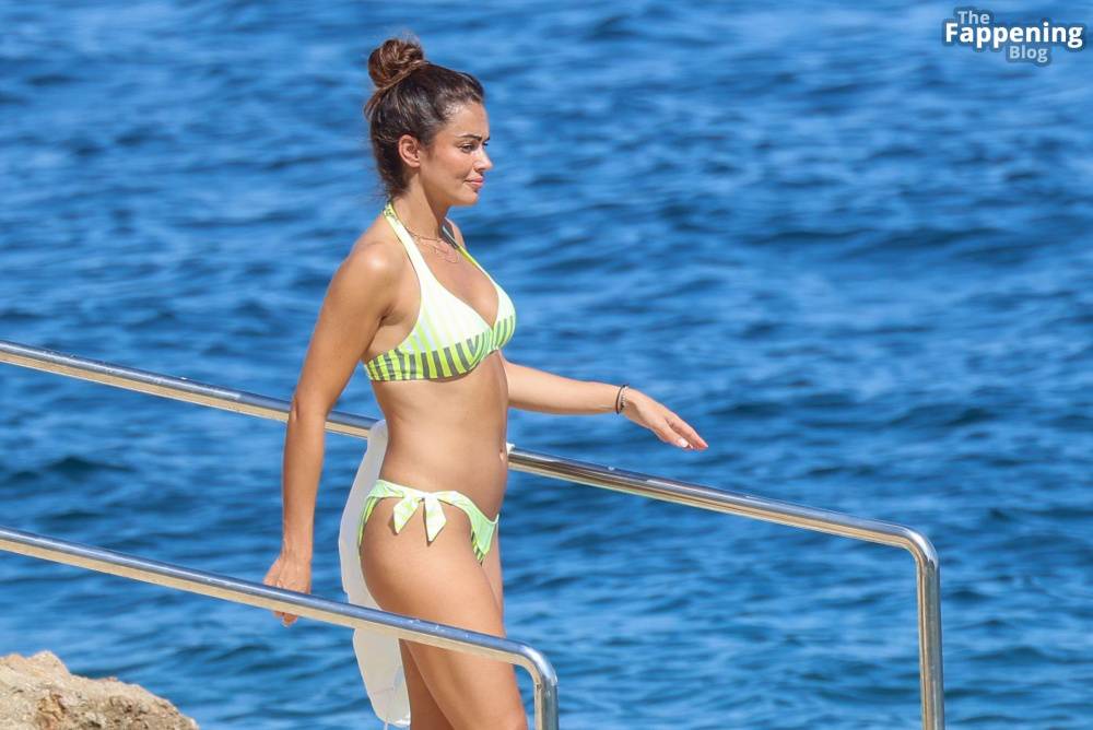 Lara Alvarez Shows Off Her Sexy Bikini Body in Palma de Mallorca (15 Photos) - #10