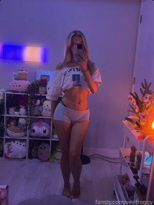 froggyinwell / v33froggy / veefroggy / veronika Nude Leaks OnlyFans/Patreon - Fapello - #5