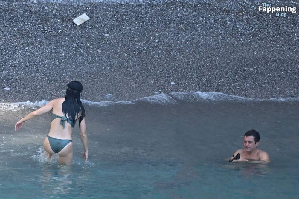 Katy Perry & Orlando Bloom Enjoy a Swim During Their European Italian Getaway (84 Photos) - #23