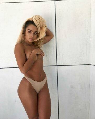 Sommer Ray Sexy Pictures on modelfansclub.com