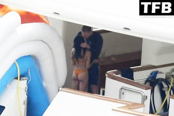 Zoe Kravitz & Channing Tatum Pack on the PDA While on a Romantic Holiday on a Mega Yacht in Italy - Italy on modelfansclub.com