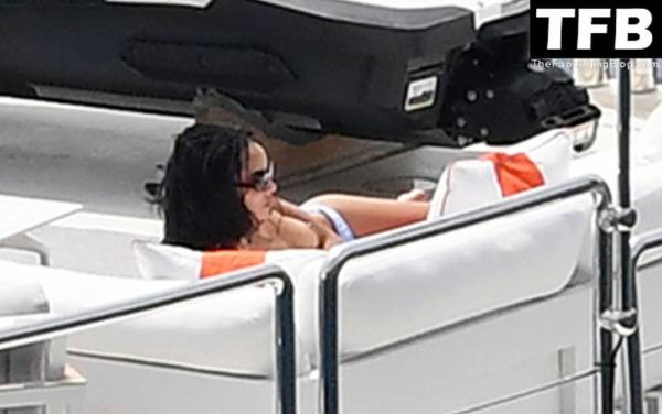 Zoe Kravitz Goes Topless While Enjoying a Summer Holiday on a Luxury Yacht in Positano on modelfansclub.com
