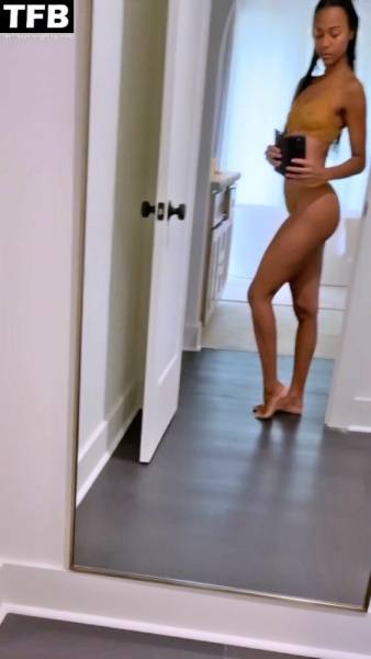 Zoe Saldana Sexy & Topless on modelfansclub.com