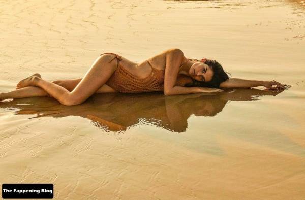 Sara Sampaio Topless & Sexy Collection on modelfansclub.com