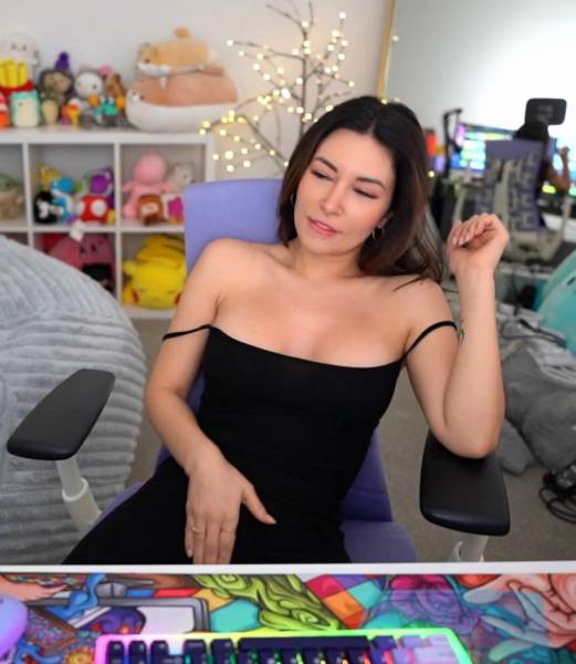 Alinity Horny Looking At Porn Onlyfans Video Leaked on modelfansclub.com