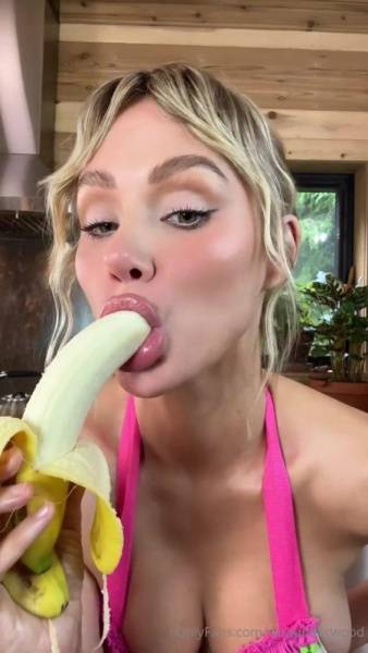 Sara Jean Underwood Banana Blowjob OnlyFans Video Leaked - Usa on modelfansclub.com