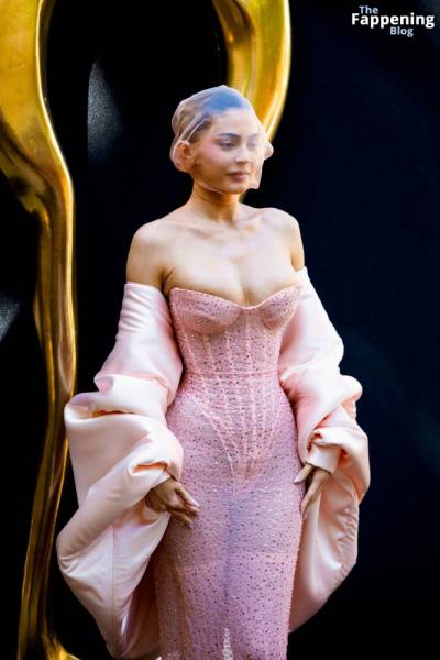 Kylie Jenner Displays Her Sexy Boobs at the Schiaparelli Fashion Show in Paris (25 Photos) - city Paris on modelfansclub.com