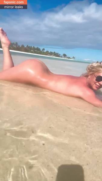 Britney Spears aka britneyspears aka xoxobritneyj Nude Leaks OnlyFans on modelfansclub.com