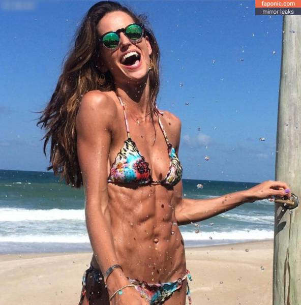 Izabel Goulart aka iza_goulart aka izabelgoulart Nude Leaks OnlyFans on modelfansclub.com