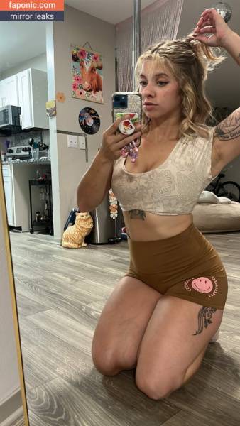 Pockets4bees aka little_pockets210 Nude Leaks OnlyFans on modelfansclub.com