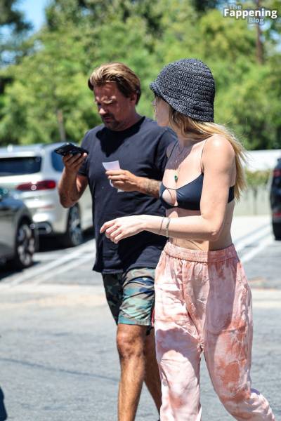 Julia Stambler Steps Out For Smoothies with Sean Stewart in LA (39 Photos) on modelfansclub.com