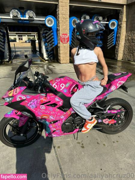 Aaliyah 💦 RATED SEXIEST BIKER GIRL💦 / aaliyahcruz00 Nude Leaks OnlyFans - TheFap on modelfansclub.com